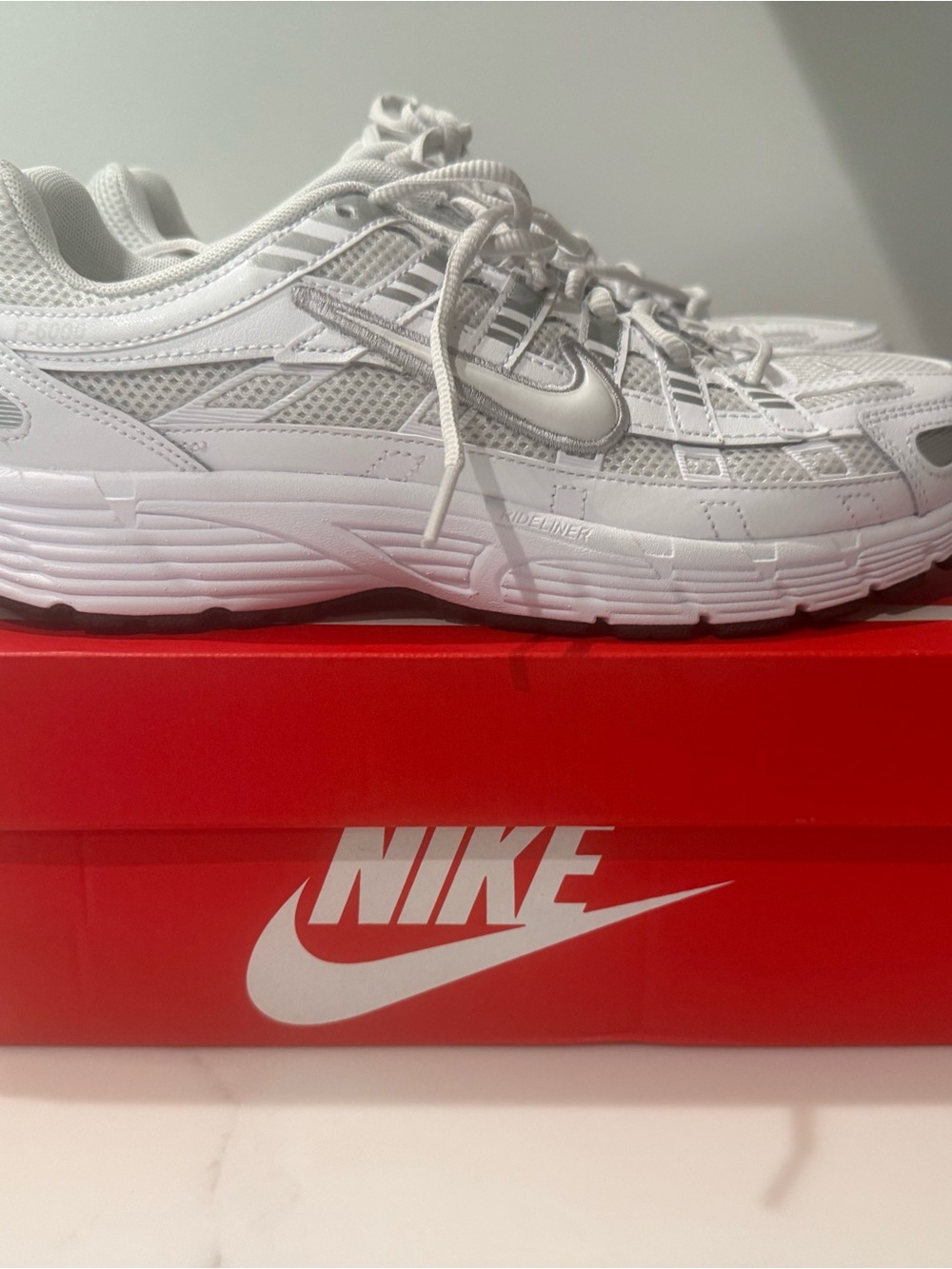 NWT Nike Women’s Nike P-6000 size 9